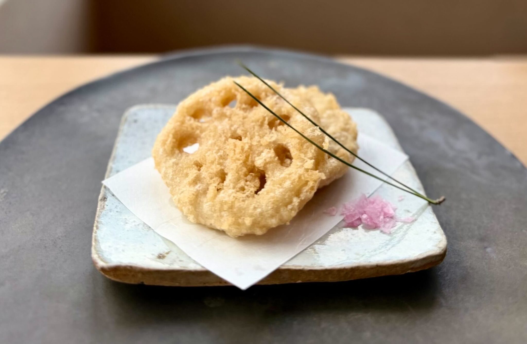 またいちの塩　ひと足早い春を食卓に。紅白の花塩セット「はるの音」